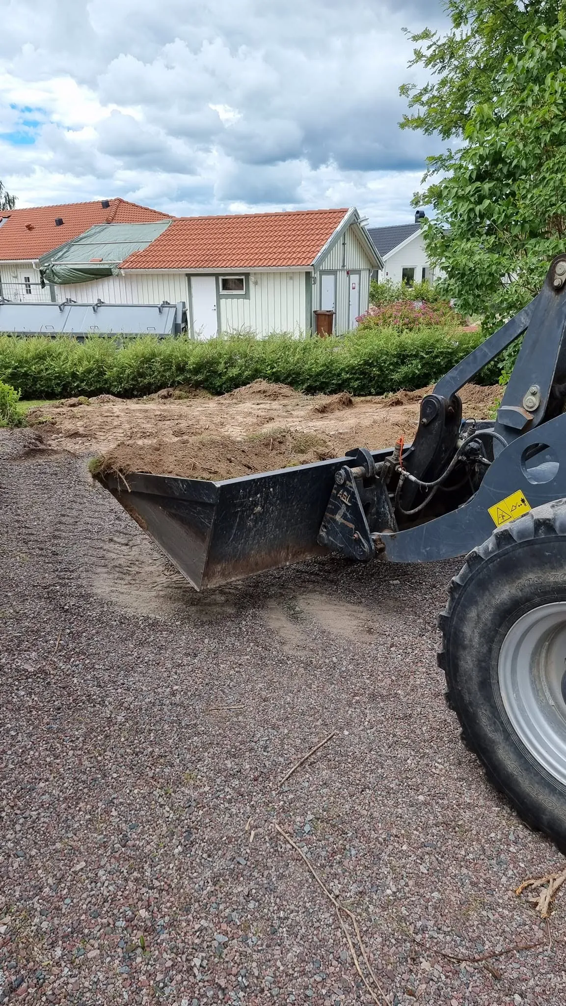Grus och markberedning med lastmaskin